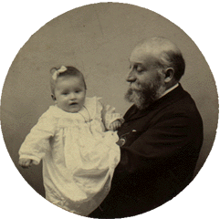 Joseph Henry, n&eacute; &agrave; Pointe &agrave; Pitre en 1845, sera dipl&ocirc;m&eacute; des Arts et M&eacute;tiers et de l'Ecole Centrale. Il tient dans ses bras son petit fils Andr&eacute;, qui terminera sa vie sur l'&icirc;le d'Ol&eacute;ron en 1995.